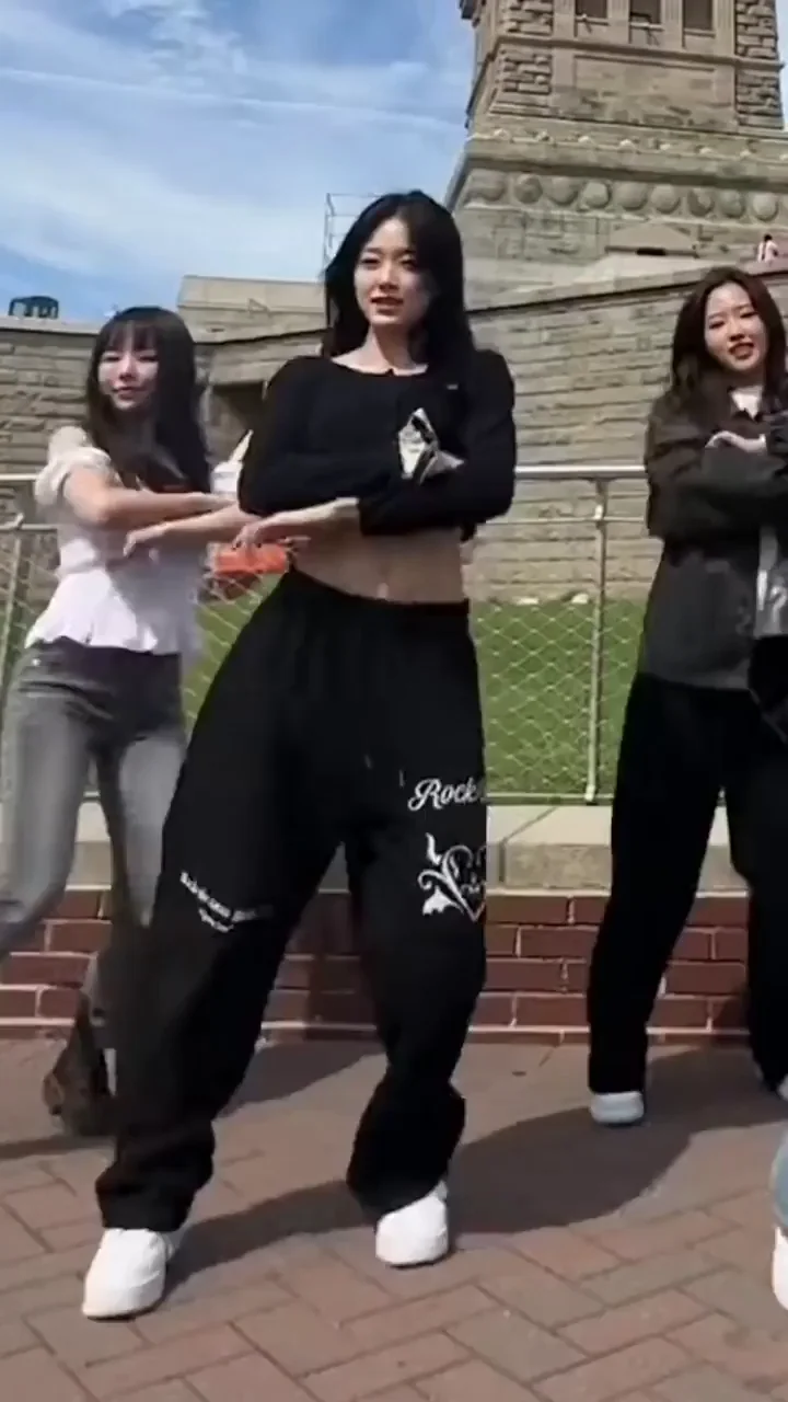 Loossemble - Hyunjin