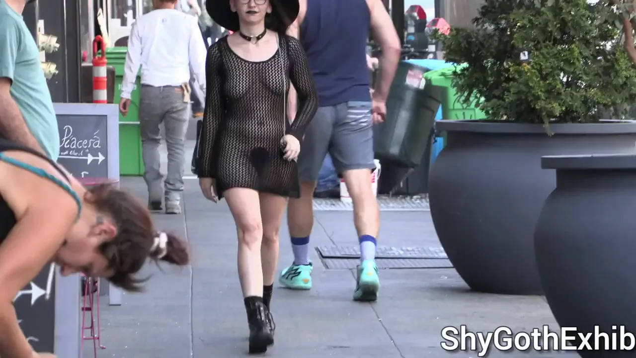 Goth Slut Can't Be Tamed in Public 😈👗💦