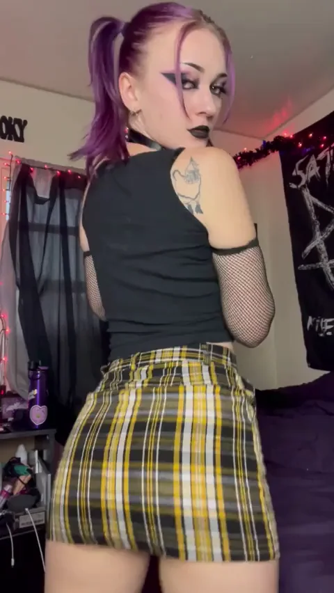 If I told you you had a beautiful dick, would you hold it against me? 👆€ðŸ–¤
