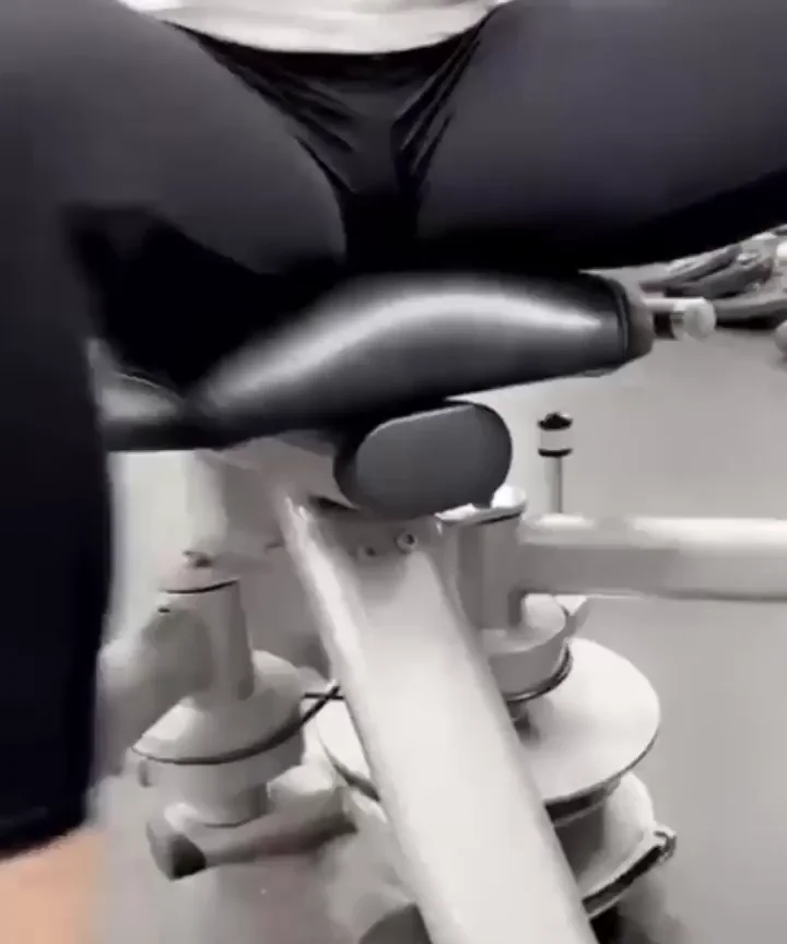 33 yo mom at the gym - every older guy come close to me lol