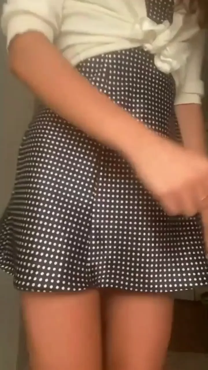 Take a peek up my dress [f]