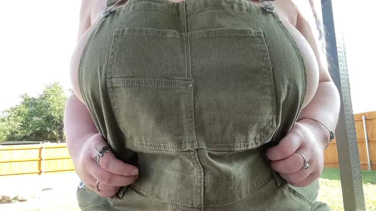 (OC) (reveal) peek -a- boob