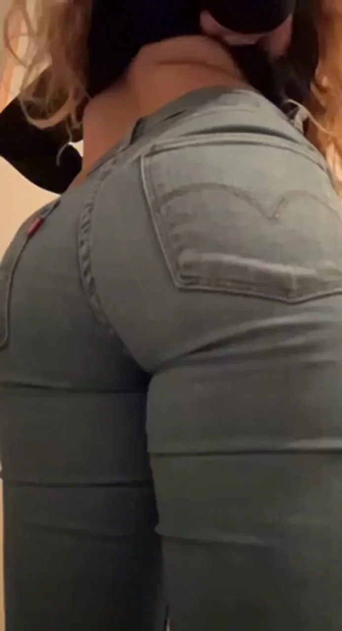 Juicy Thick Ass Tease? 🍑💦