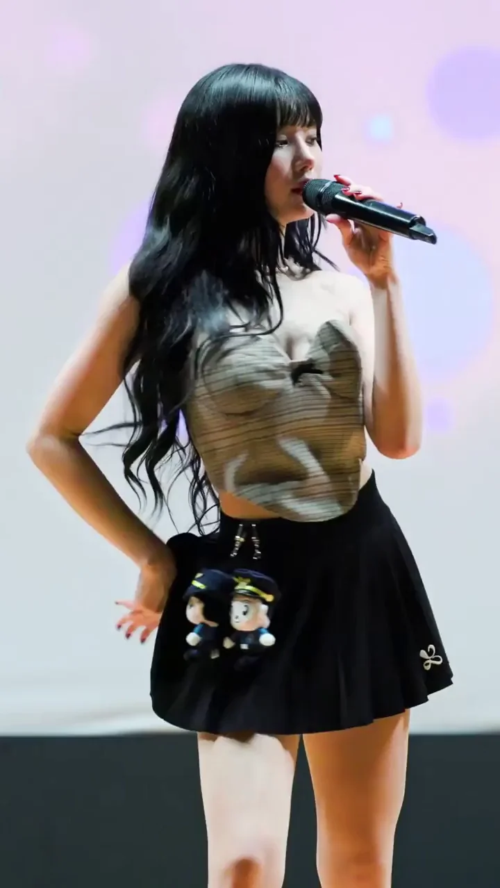 Kwon Eunbi's Slutty Stage Tease: Thicc Thighs & Perky Tits Poppin'