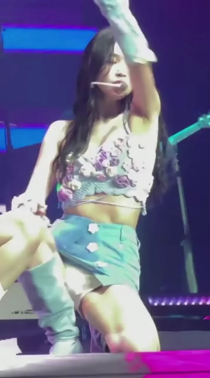 TWICE - Mina