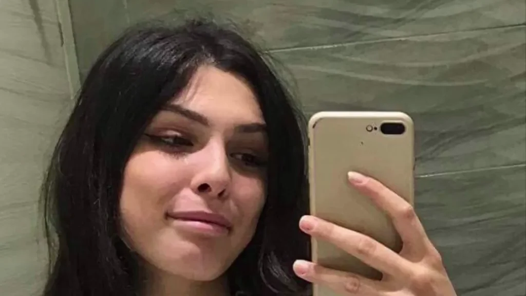 I'm new, very horny, follow the 19-year-old student bitch??