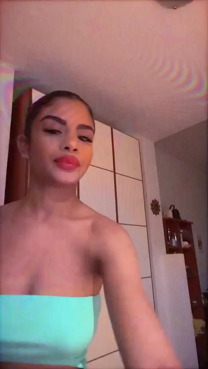 Sizzling Teen Tummy Tease & Big Titty Bounce 🥵🍈🍈