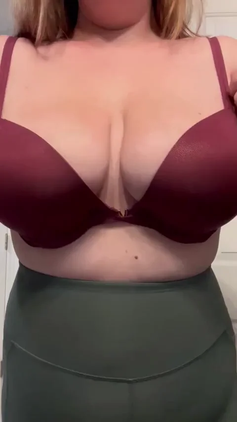 Hop on This Thick MILF for a Wild Ride 🏇💦