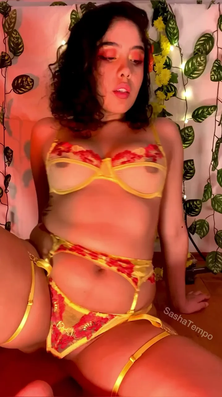 A little dance in my [f]avorite lingerie set