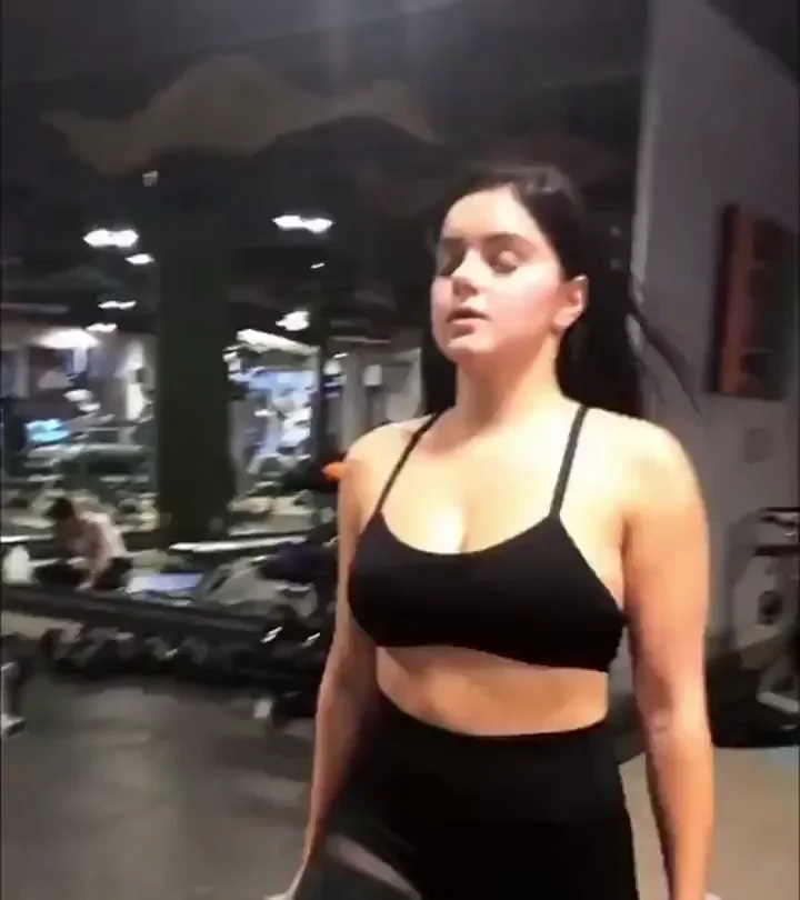 Ariel Winter at the gym