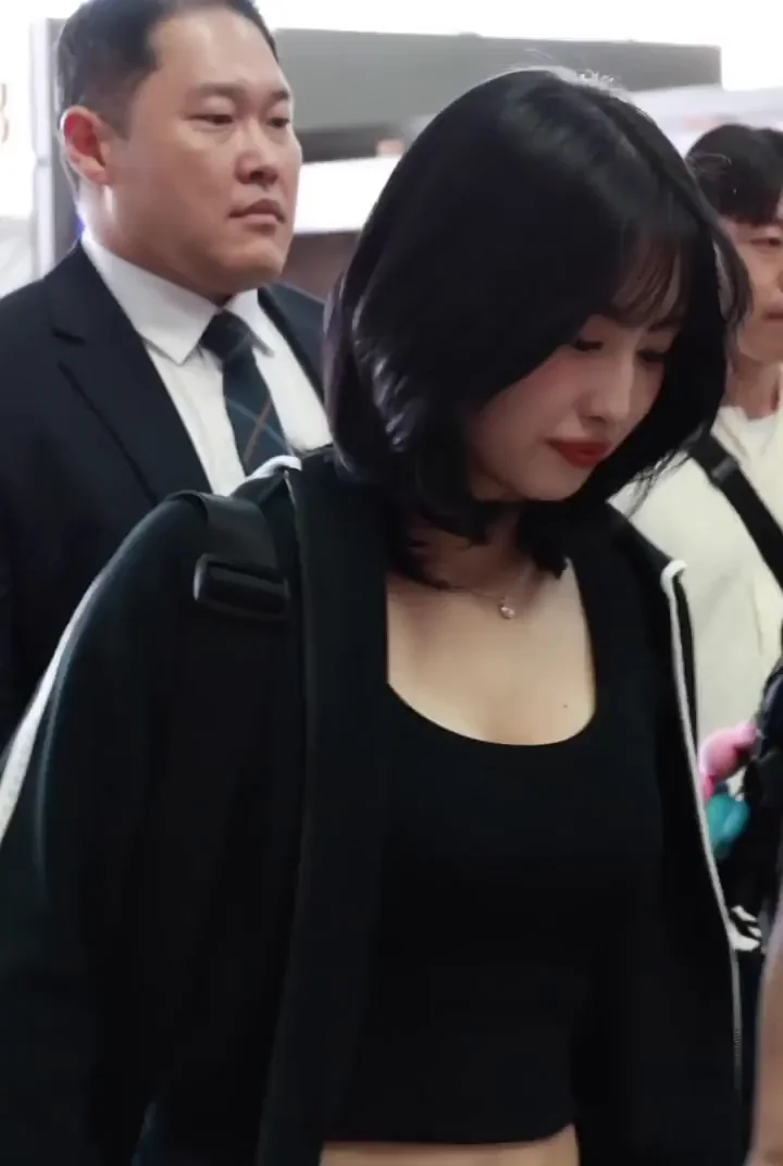 TWICE - MOMO