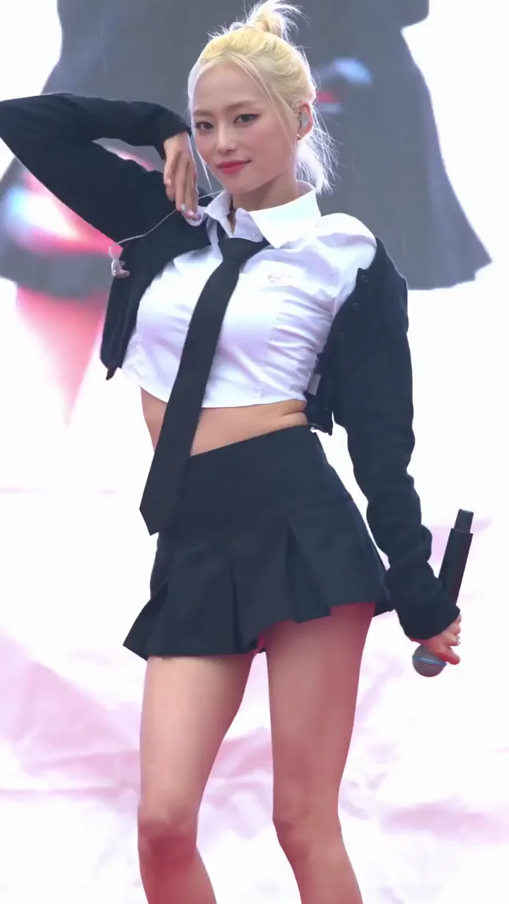 Yeeun's Slutty Schoolgirl Kpop Tease 🔥📸