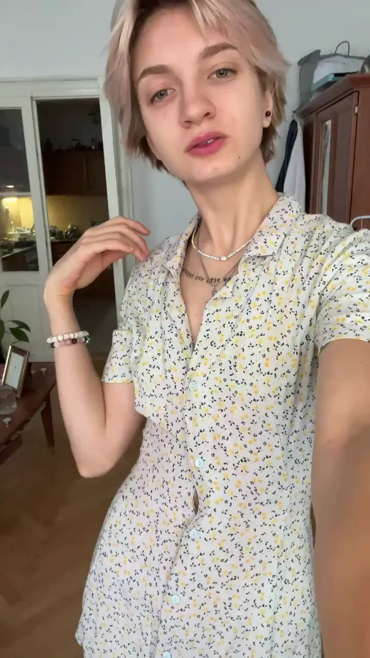 Art student is flashing her boobs
