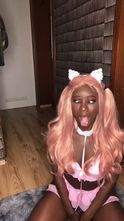 Pink and horny that's me !
