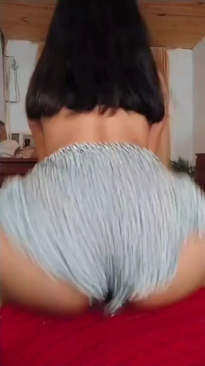 a latina can always twerk