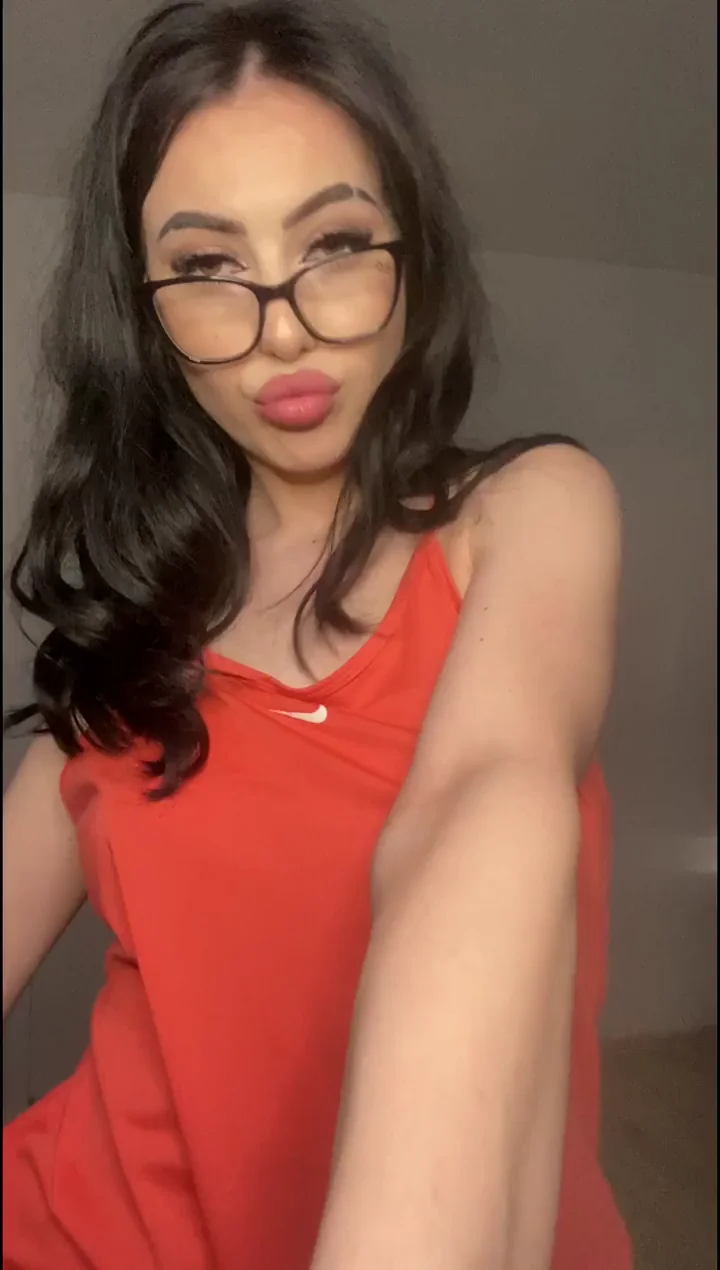 Am I GF Material or Just a One-Night Fuckslut? 😏🔥