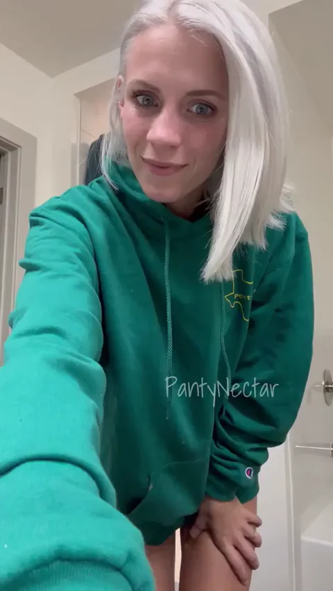 Blonde College Tease: Hoodie Lift Reveals Dripping Pussy Surprise