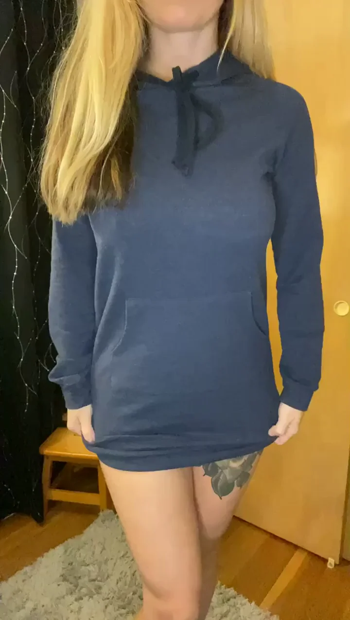 Sweatshirt lift