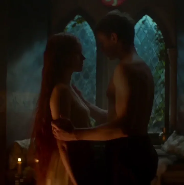 Daisy Ridley make out scenes in Ophelia