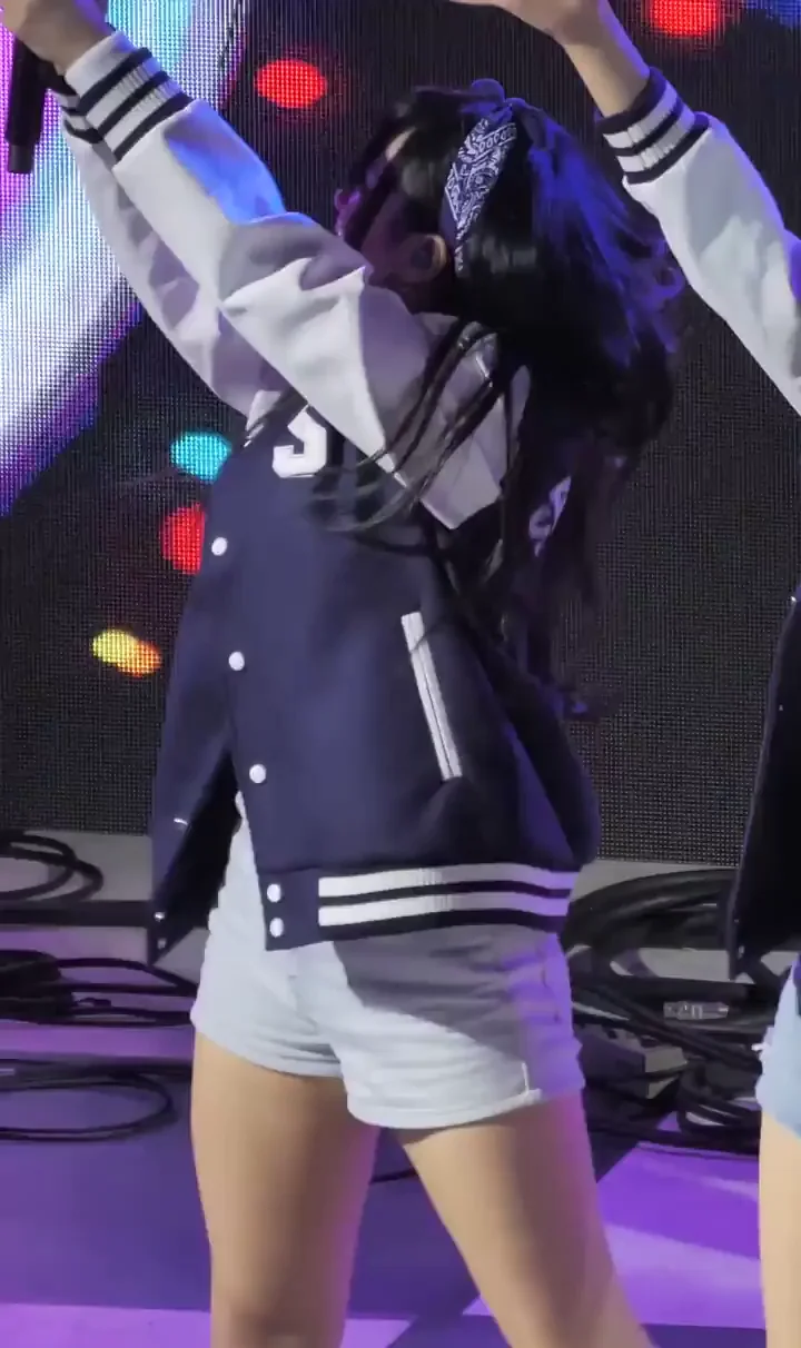 Hanni's Kpop Tease 💋 Varsity Slut Shorts Dance 🔥