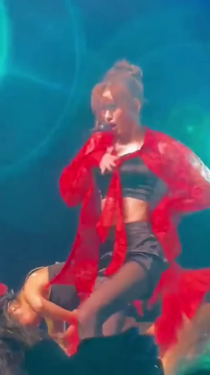 TWICE - Sana