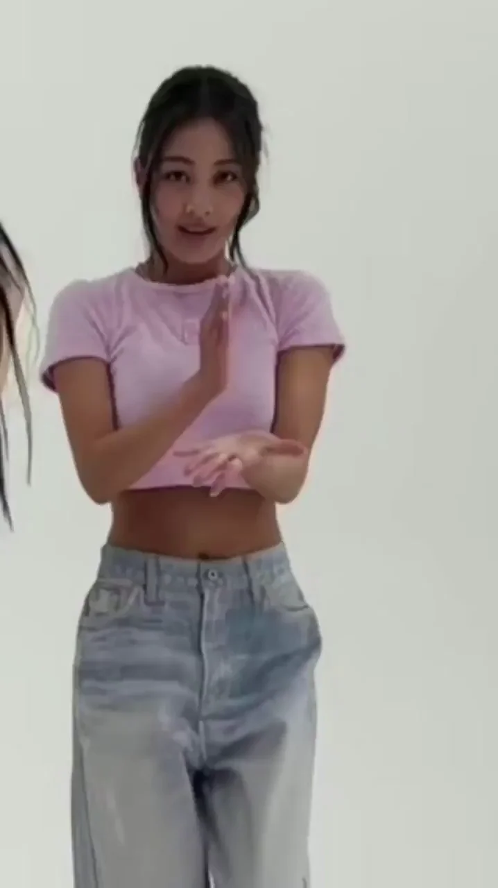 TWICE - Jihyo & Kim Sejeong