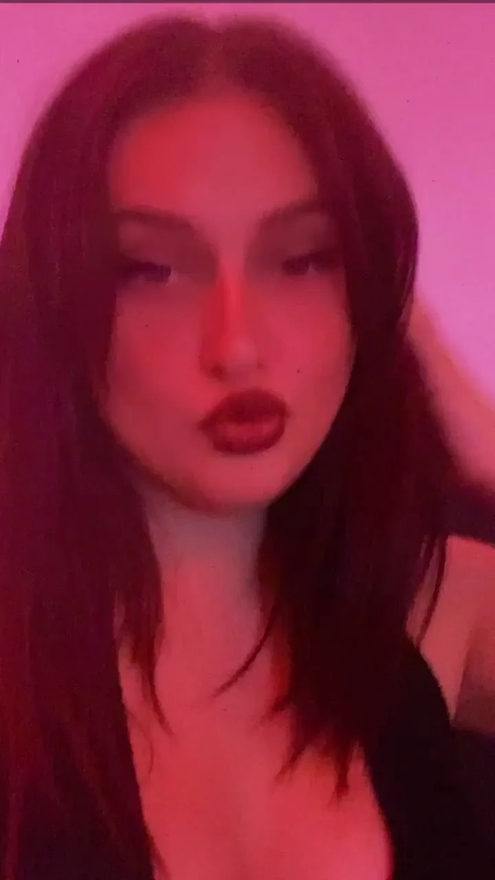 I love having my pussy stretched