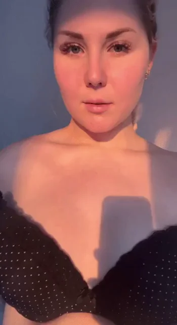 Blink & Miss Eva Lutz's Quickie Standing Doggy Cum Blast 💦😈
