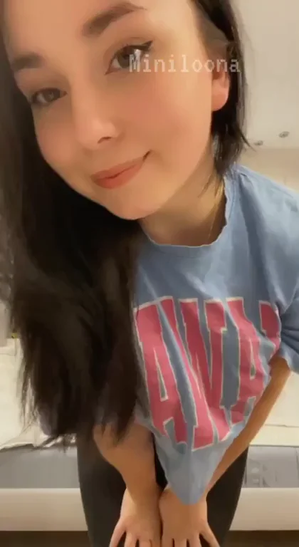 🔥 Oversized Tee Tease: Massive Tits Pop Out! 🍒