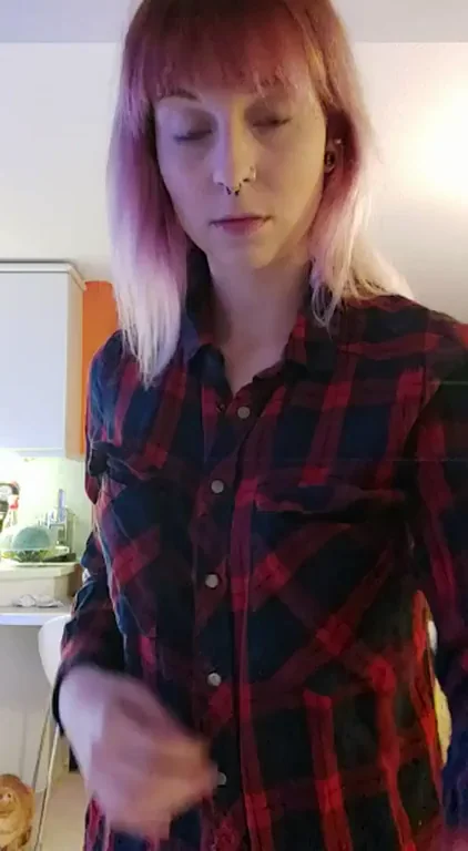 Cum on my tits pretty please?