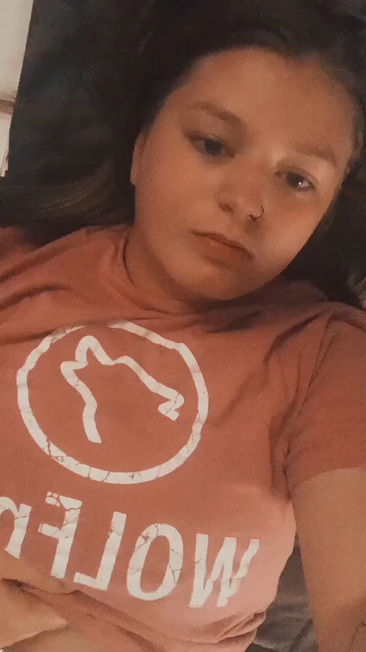 What would daddy like to do to this pretty mouth and big tits