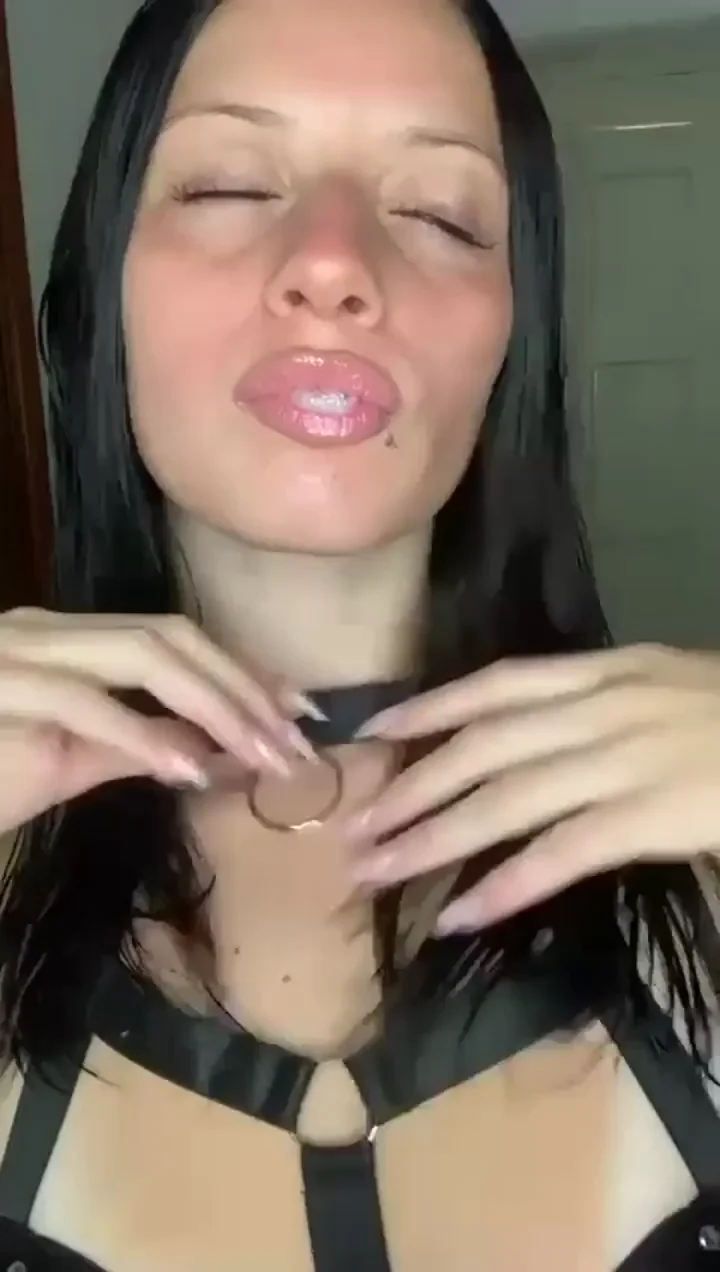 I was wondering if this is not too much skin to show on a first date