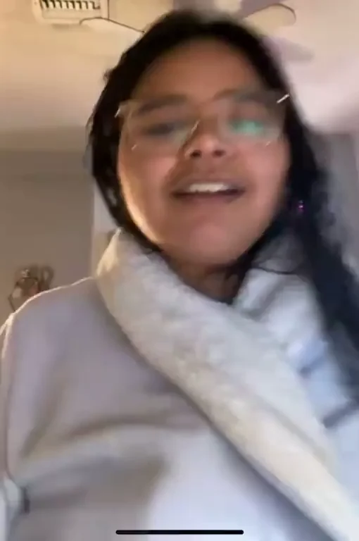 Lol I’m a perv flashing n exposing my fat saggy hot little bod in my robe twerking, I need sum fat big cock ????????