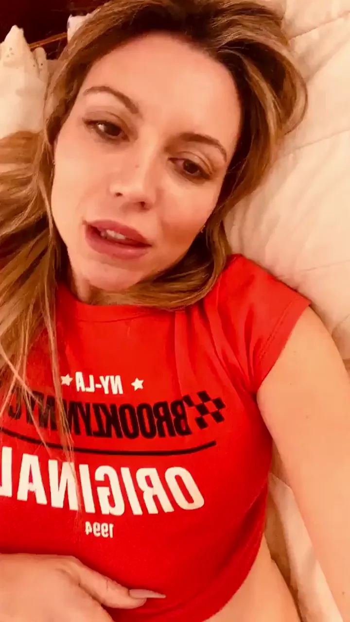 Hot Mummy Drops Her Perfect Massive Titties 😈 Ready to Cum All Over? 💦🍒
