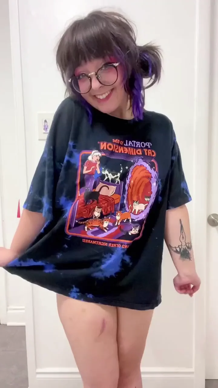Cute Goth Babe Switches to Slutty Thick Tease Mode