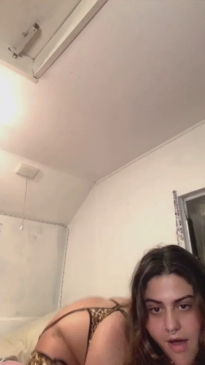 18 y/o Arab's sizzling hot twerk show ;)