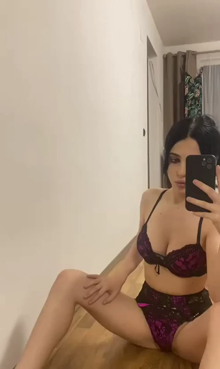 Let me spread 'em and see how hard you can get!