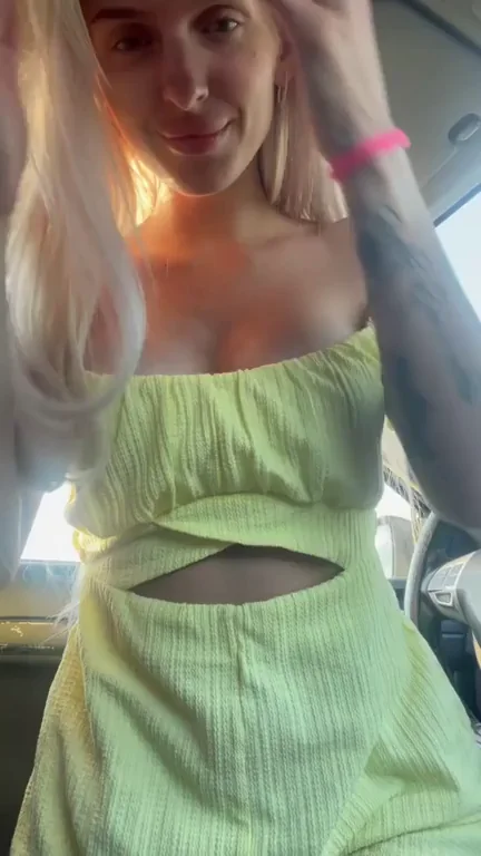 🔥 Chloe 18 Stripping Tits Out in Car While Friends Picnic 🍑