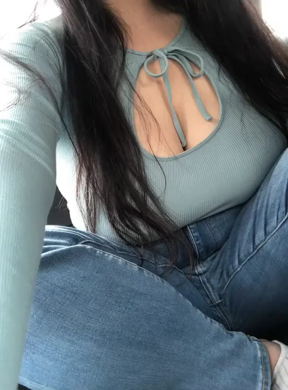 I just want to fuck you in the car ?