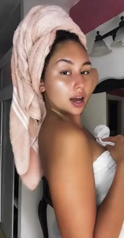 Strangers Jerking to My Tits Turns Me On 😈💦 #TikTokTeen