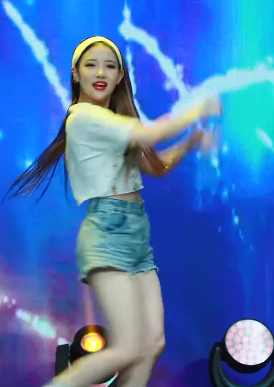 Arang's Pink Fantasy Tease 💖🔥 Kpop Slut Dance