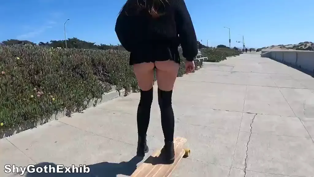 No Panties Miniskirt Longboard Ass Flash Ride