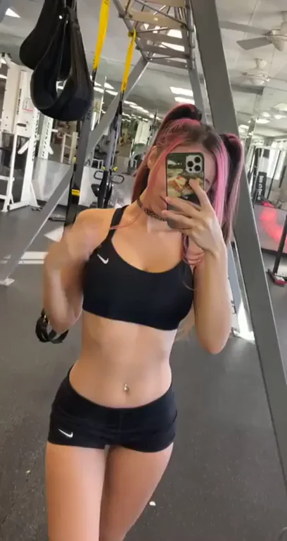 Gym Slut Teasing Dudes with Her Toned Ass & Tits 💦🏋️‍♀️