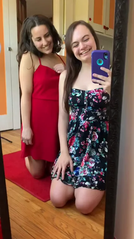 I hope you love slutty best friends who love showing off together ?