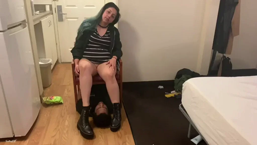 🔥 Foot Domme Smothers Loser Face in Boots Humiliation 👣💦