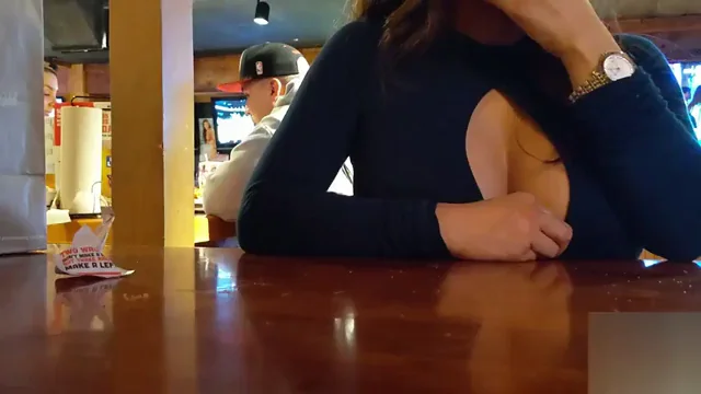 Popping Out My Hooter At Hooter's