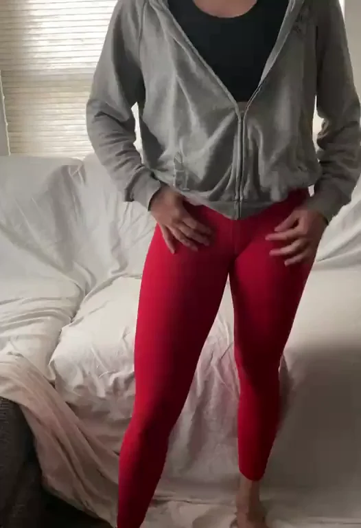 College Slut Fantasizes About Gym Fuck 💦🔥