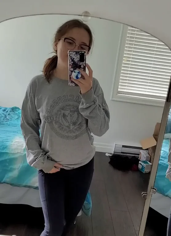 Cute College Slut Teasing Tits in Comfy Grey Hoodie & Leggings 😍🍑