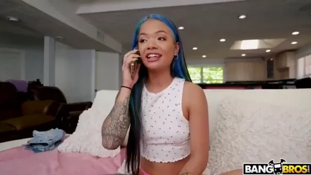 [Paisley Paige, 22] 'Brickzilla Vs. Paige'