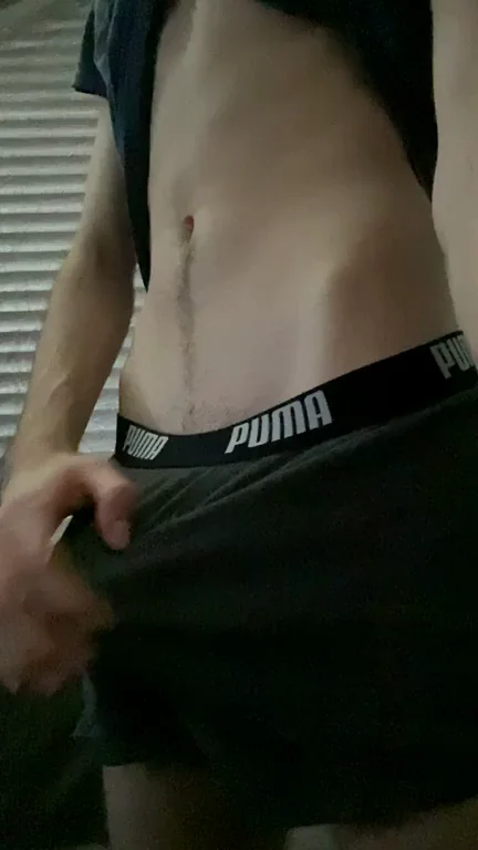 Anyone want to get on their knees for me ;)